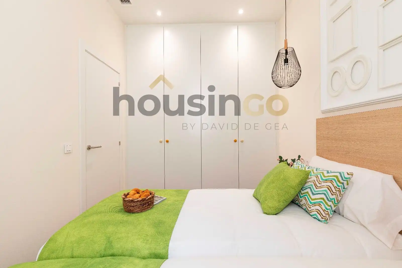 Bedroom of Flat for rent in Madrid  with Air Conditioner, Heating and Terrace