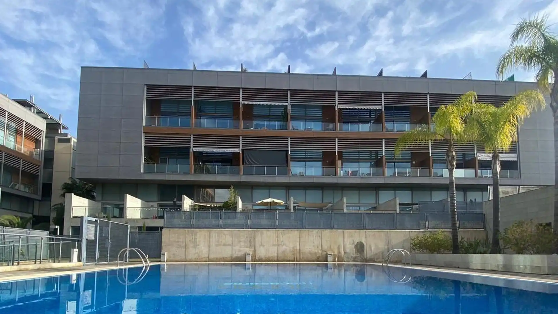 Vista exterior de Piso de alquiler en  Valencia Capital con Aire acondicionado, Jardín privado y Terraza