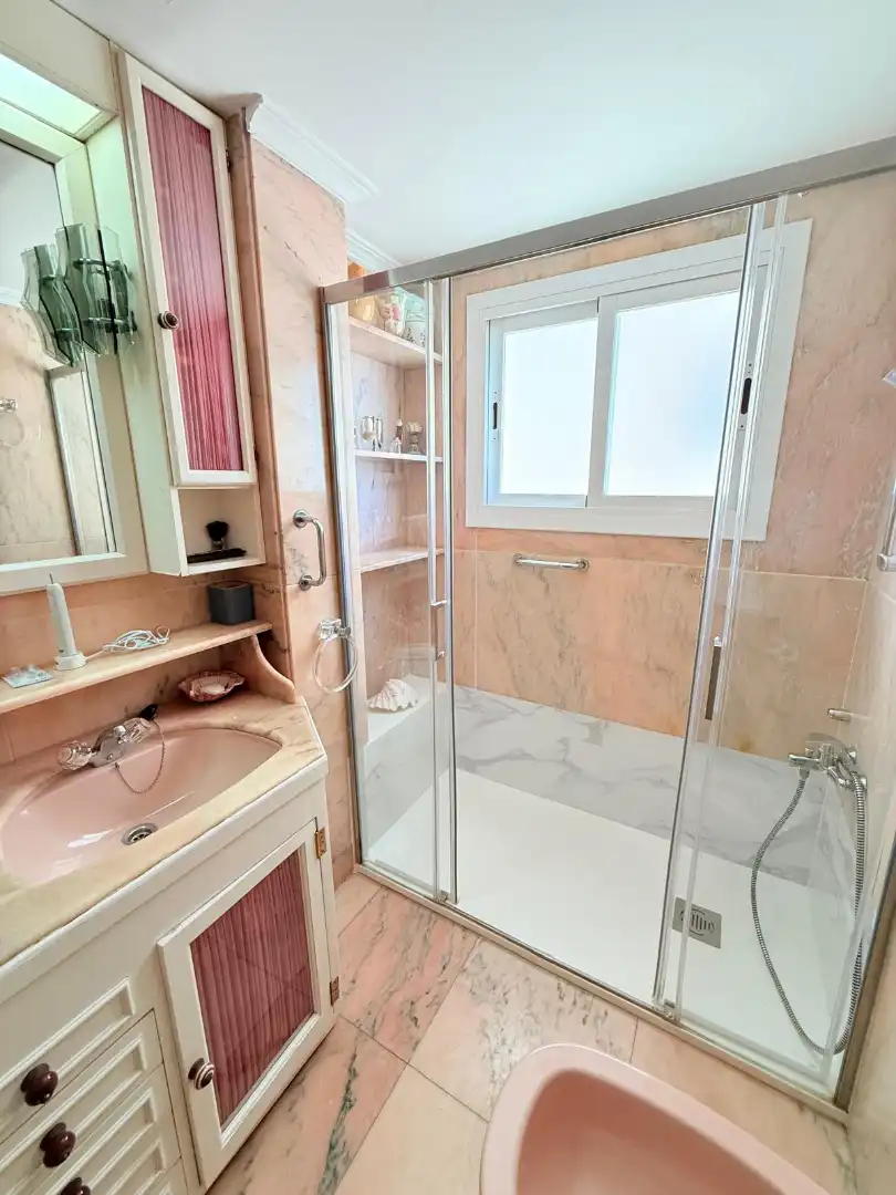 Badezimmer von Wohnung zur Miete in Málaga mit Klimaanlage, Terrasse und Möbliert
