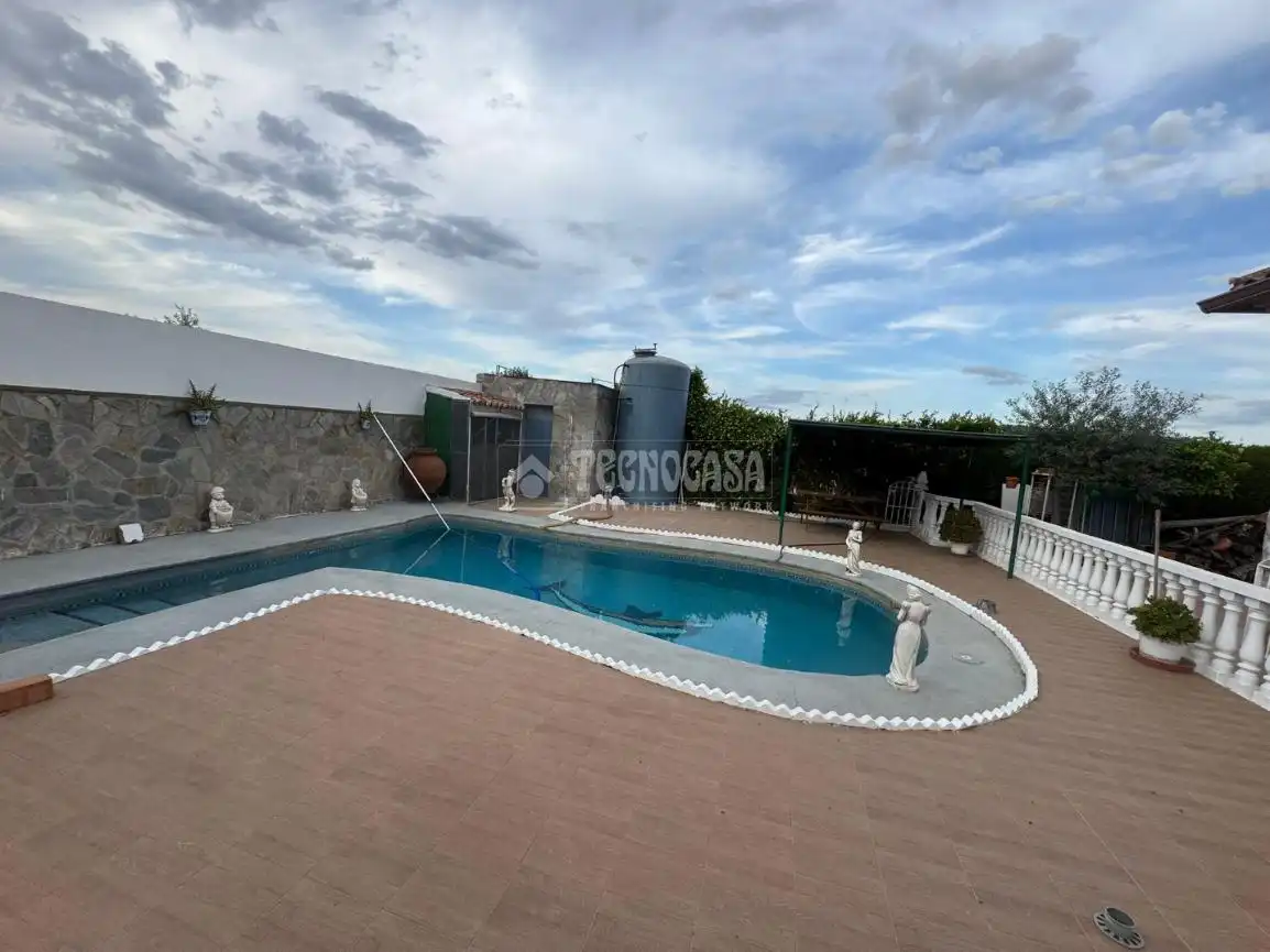 Swimming pool of Country homes for sale in Almendralejo  with Air Conditioner and Furnished