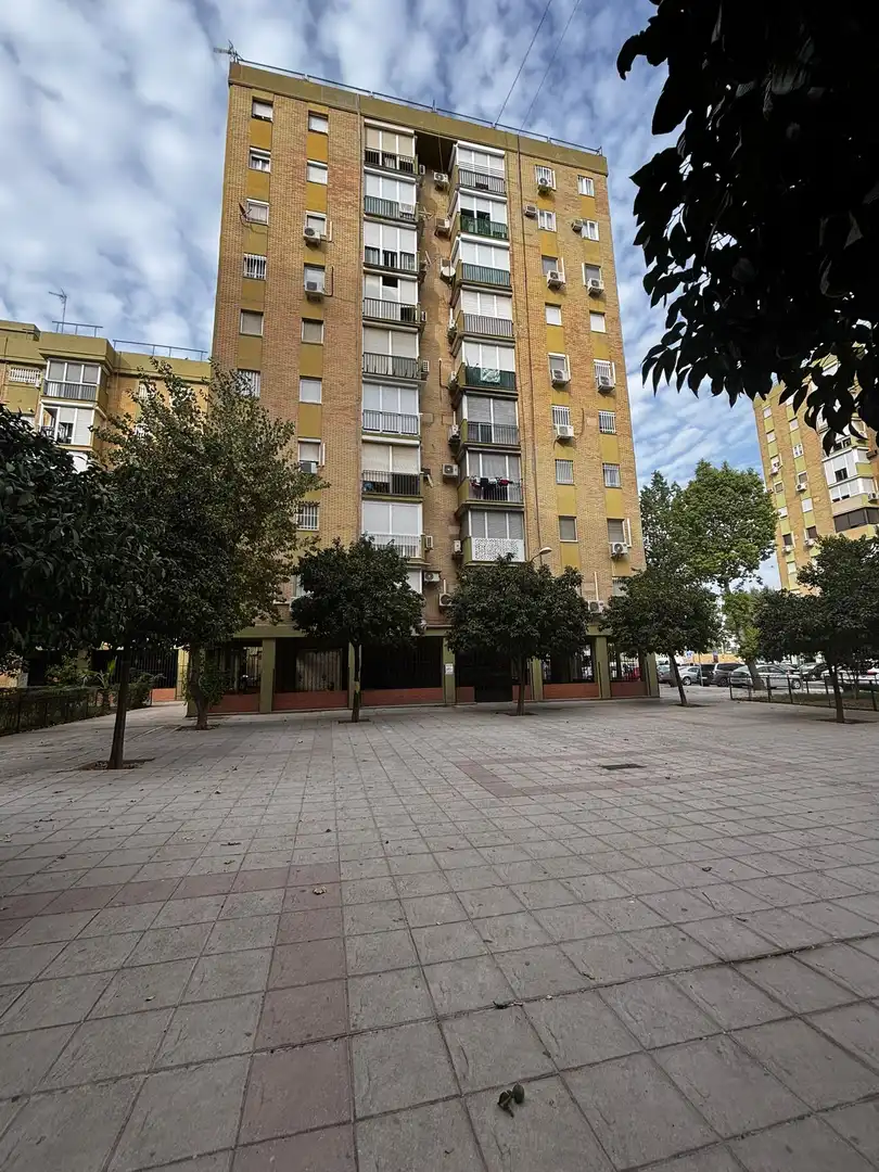 Vista exterior de Pis en venda en Sevilla