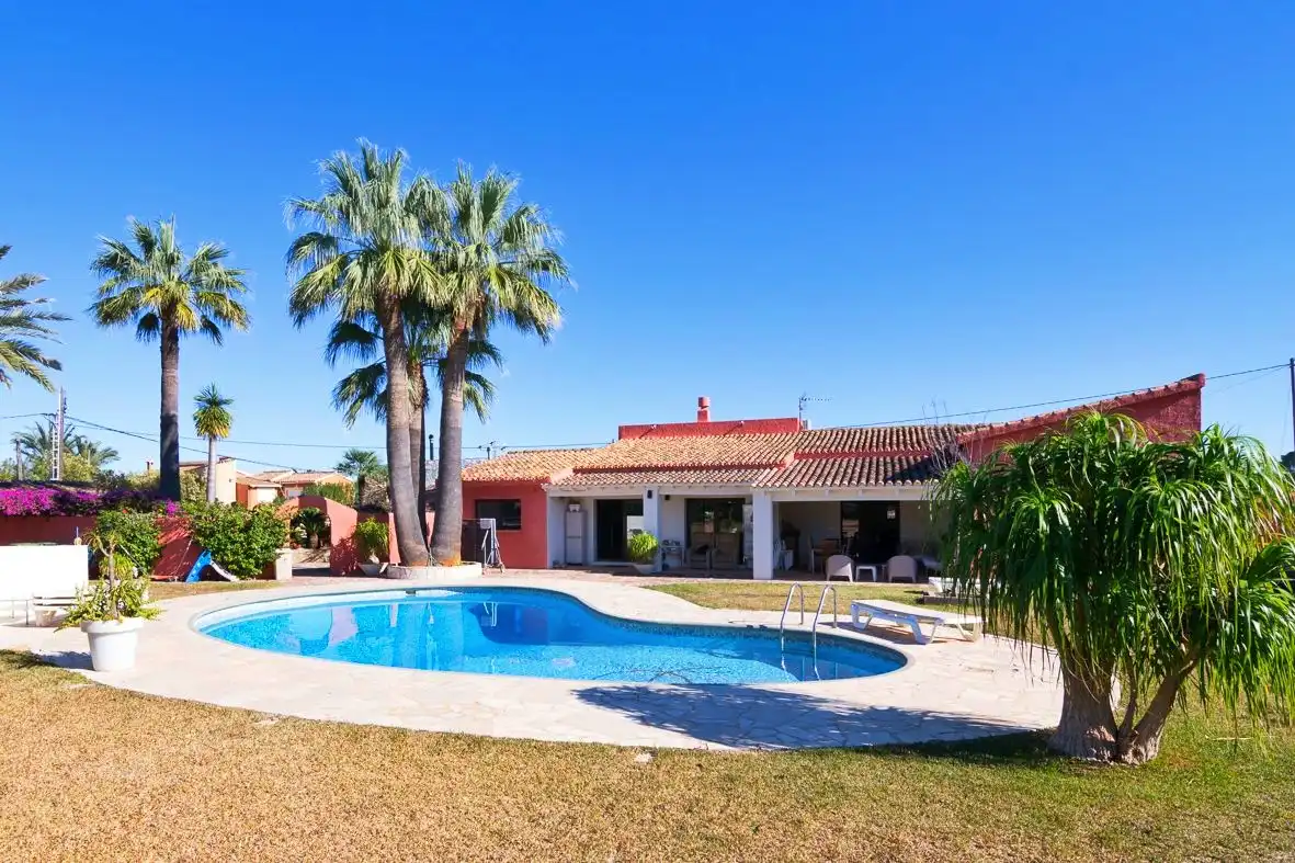 Chalet con piscina en venta en La Xara - La Sella, imagen 2