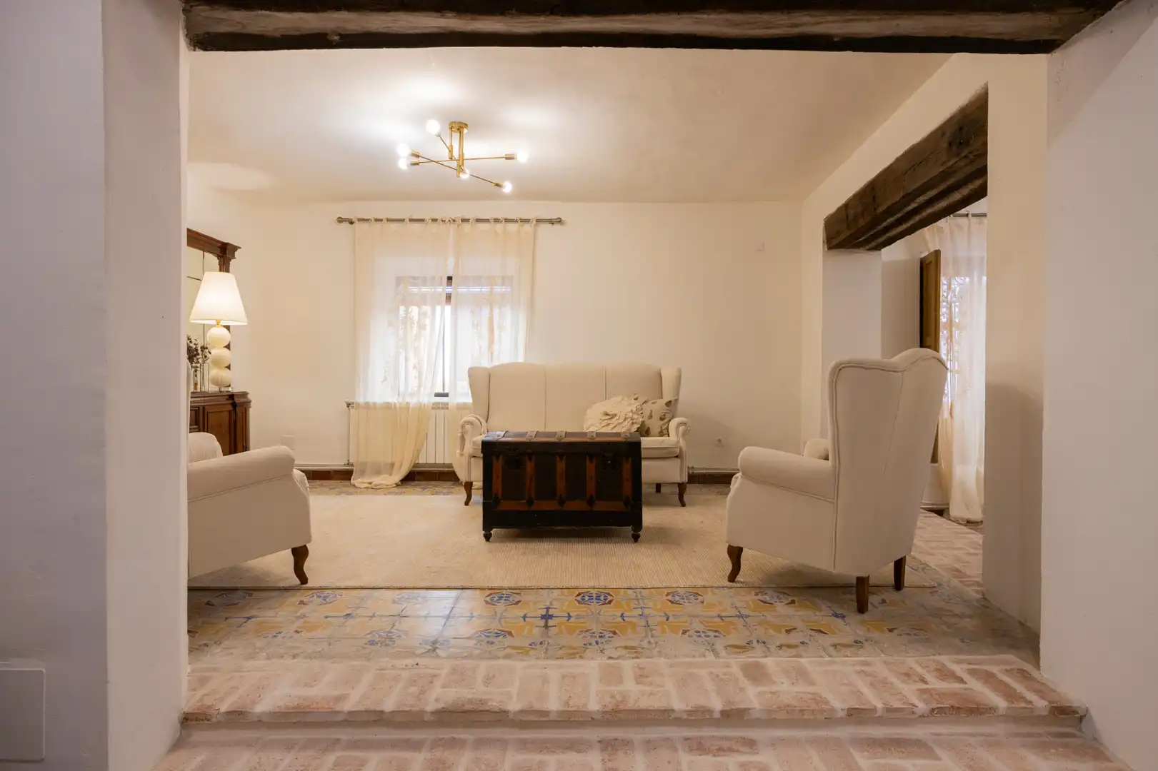 Sala de estar de Casa o chalet en venta en El Puente del Arzobispo con Aire acondicionado, Calefacción y Jardín privado