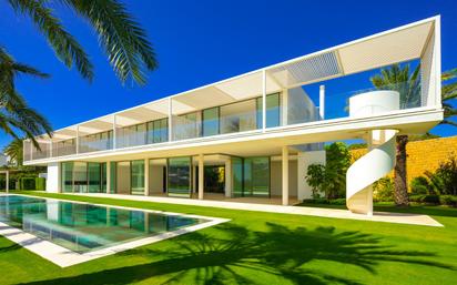 Vista exterior de Casa o xalet en venda en Casares amb Aire condicionat, Calefacció i Jardí privat