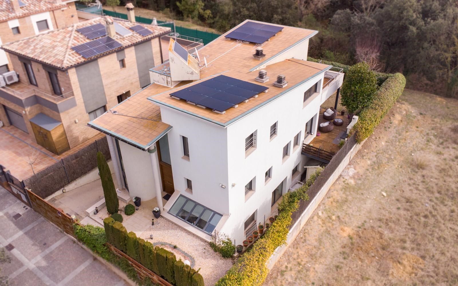 Exterior view of House or chalet for sale in Girona Capital  with Air Conditioner, Heating and Terrace