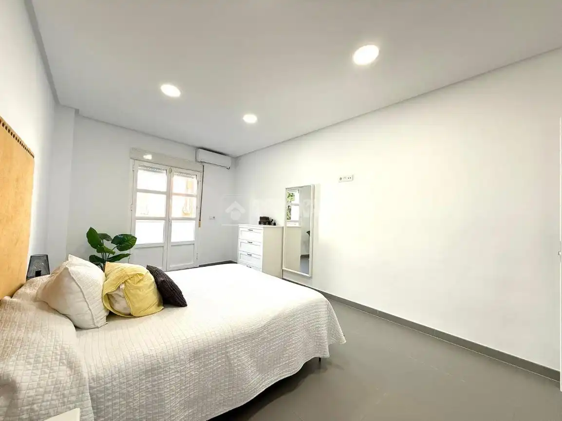 Habitación de Casa adosada en venta en Almería con Calefacción y Terraza