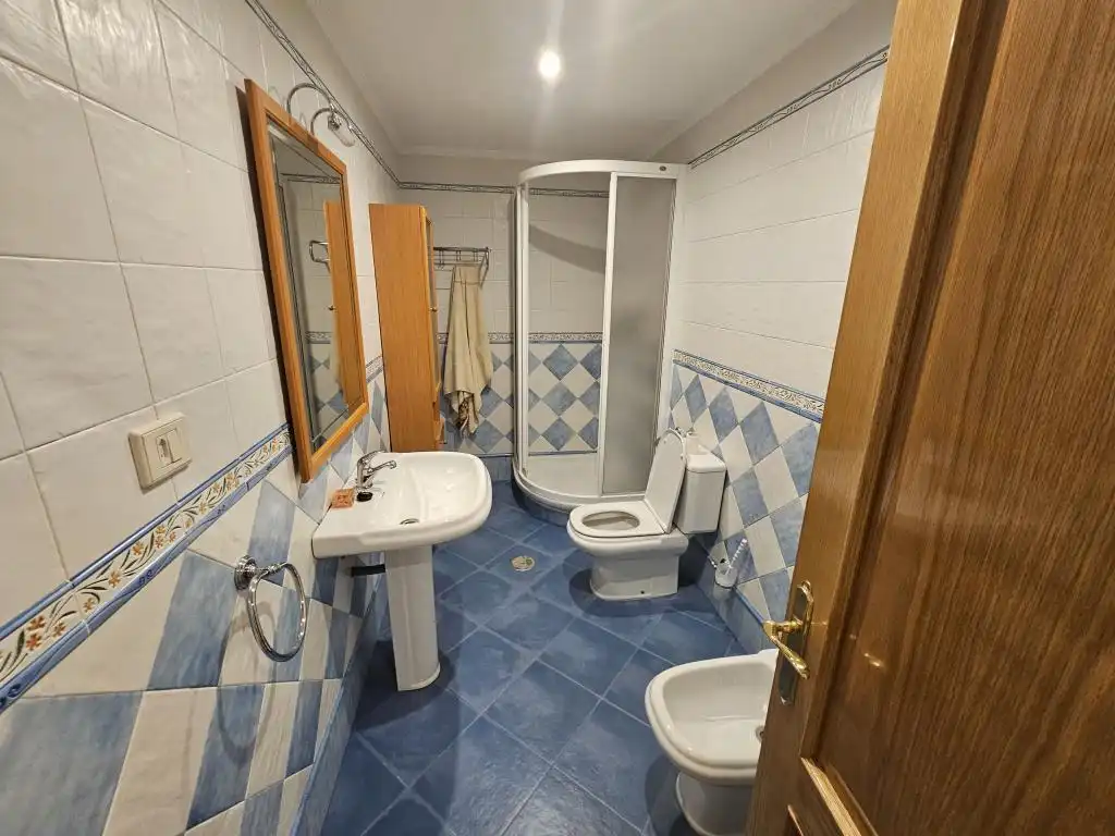 Baño de Piso en venta en Boiro con Calefacción, Parquet y Trastero