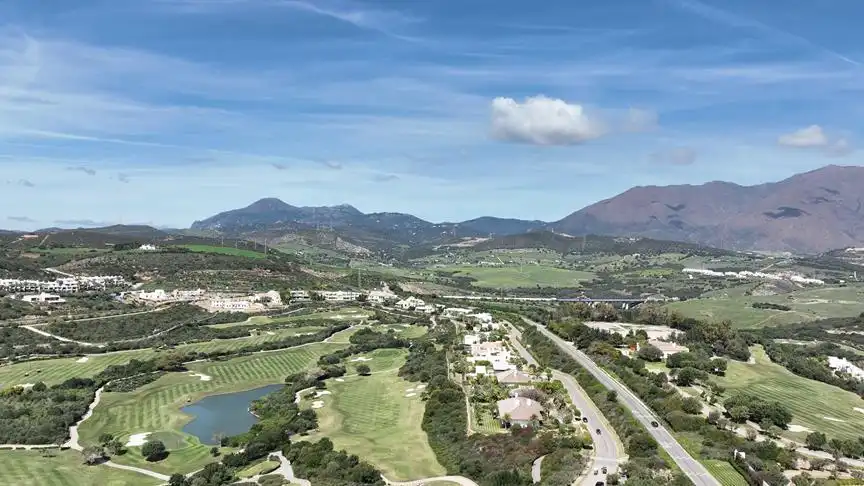 Apartament amb piscina en venda a Doña Julia Golf, imagen 30