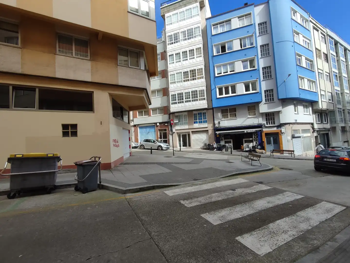 Vista exterior de Local de alquiler en A Coruña Capital  con Amueblado