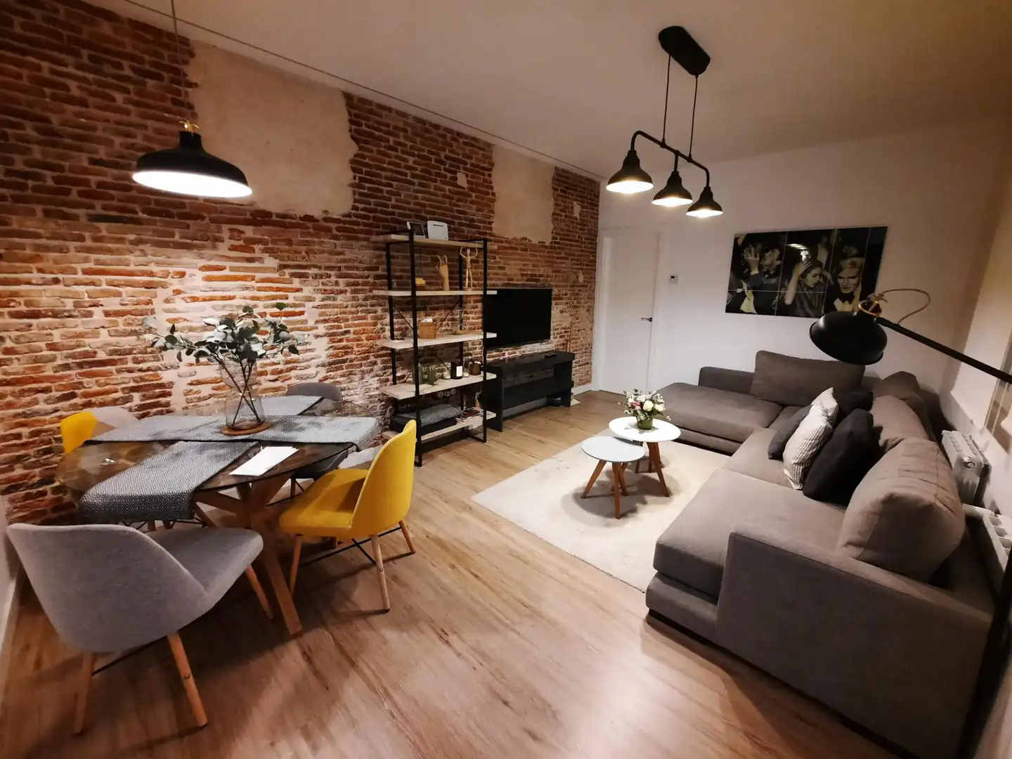 Living room of Flat for rent in  Madrid Capital  with Heating, Parquet flooring and Furnished