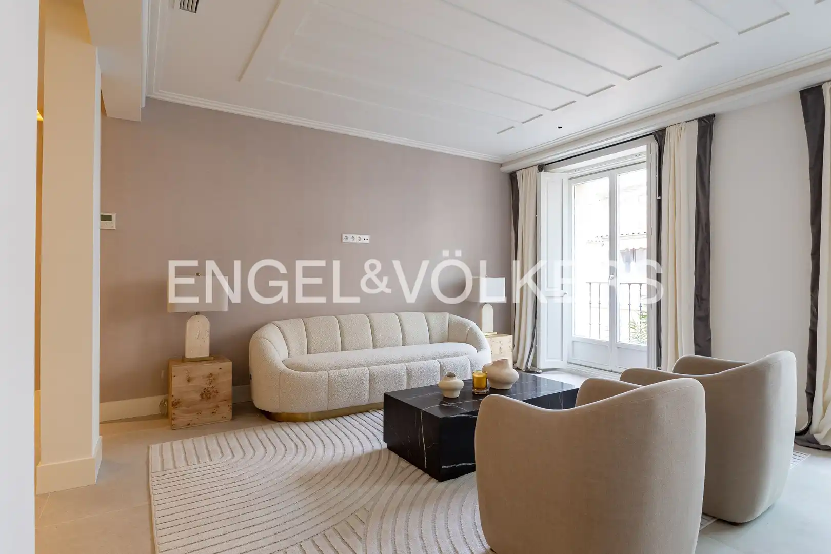 Wohnzimmer von Wohnung zum Verkauf in Madrid mit Klimaanlage, Heizung und Balkon