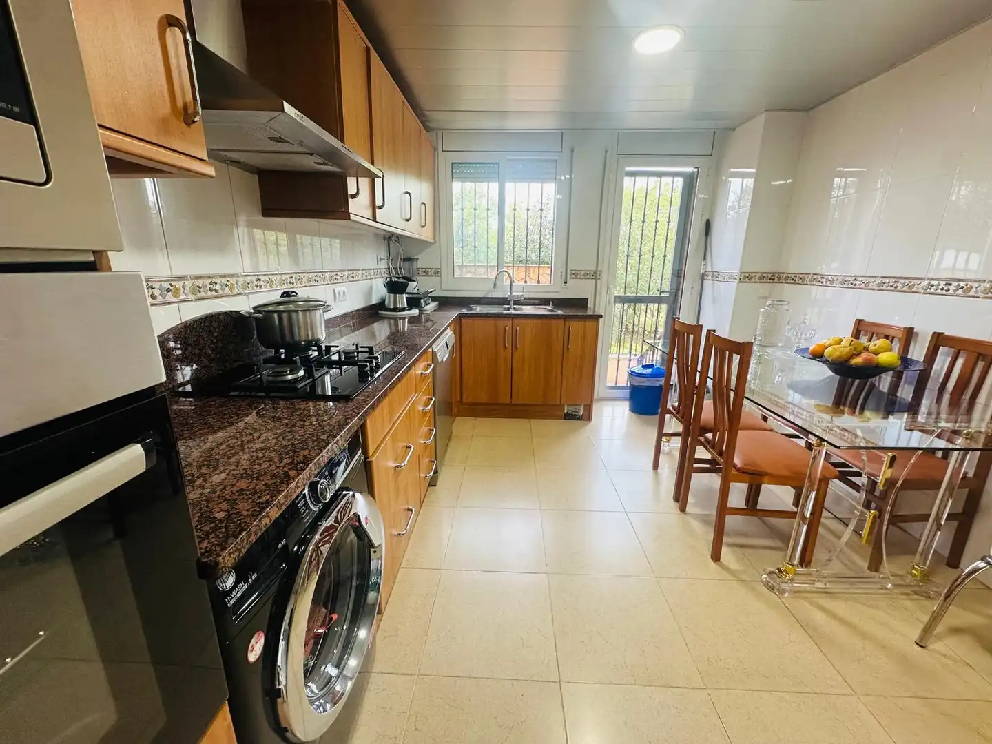 Cuina de Casa o xalet en venda en Cambrils amb Aire condicionat, Calefacció i Jardí privat