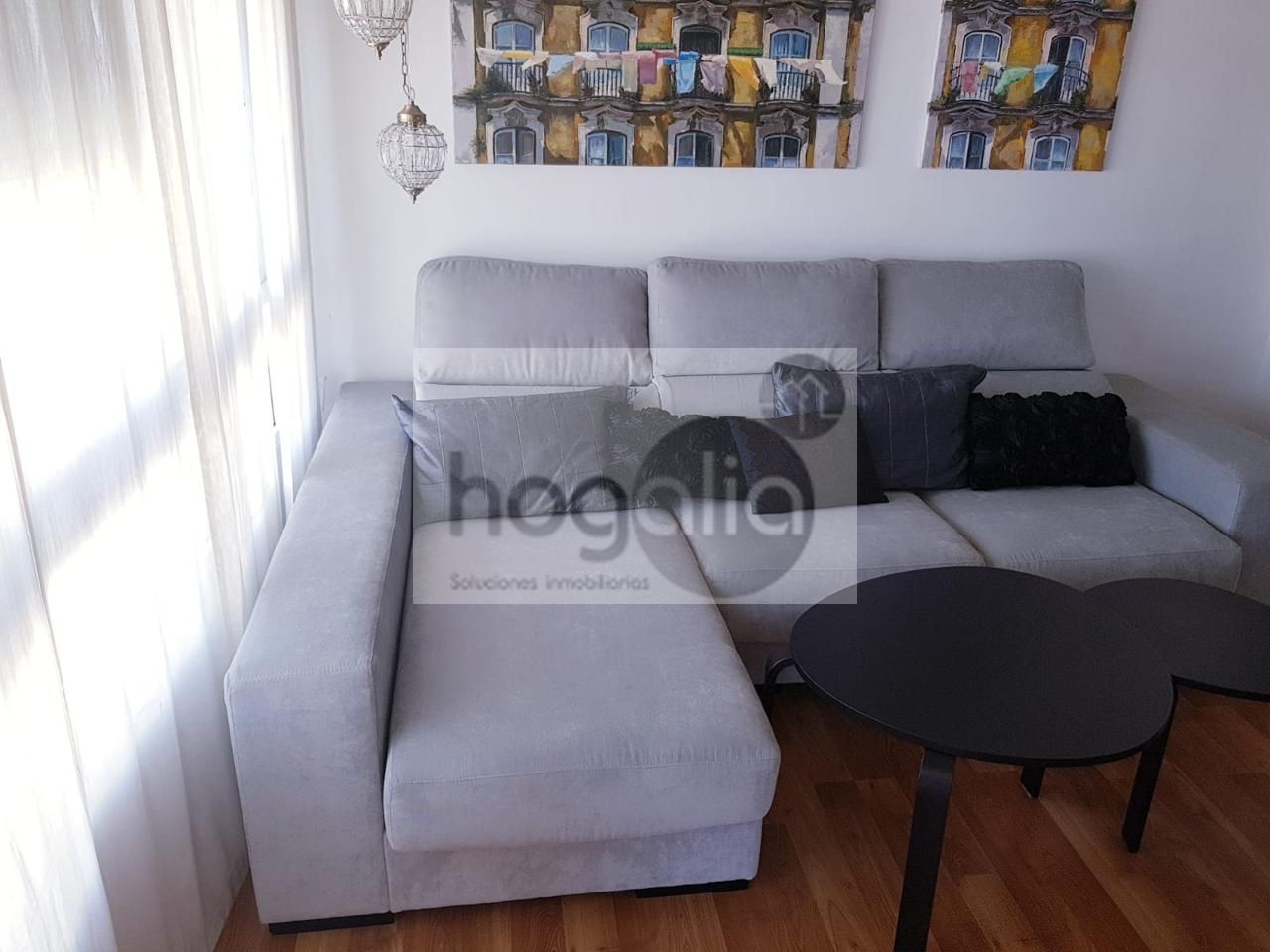 Living room of Flat to rent in  Sevilla Capital  with Air Conditioner, Terrace and Furnished