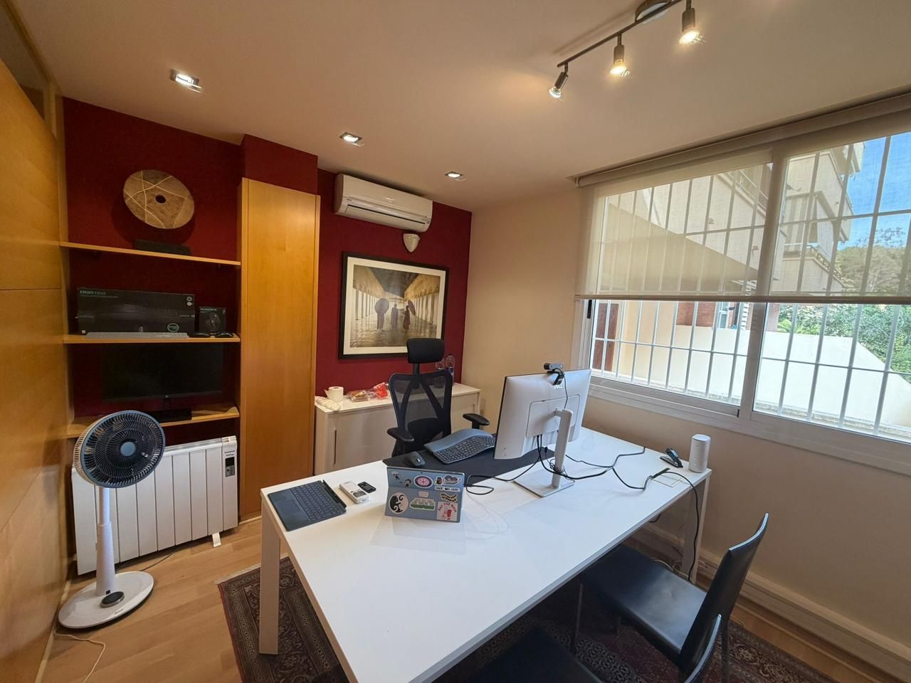 Office for rent in Castelldefels  with Air Conditioner