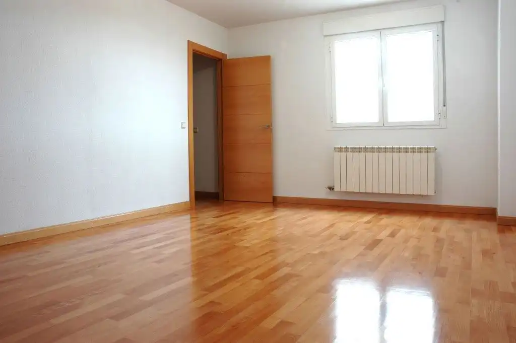 Piso con ascensor en venta en Villares de la Reina, imagen 3