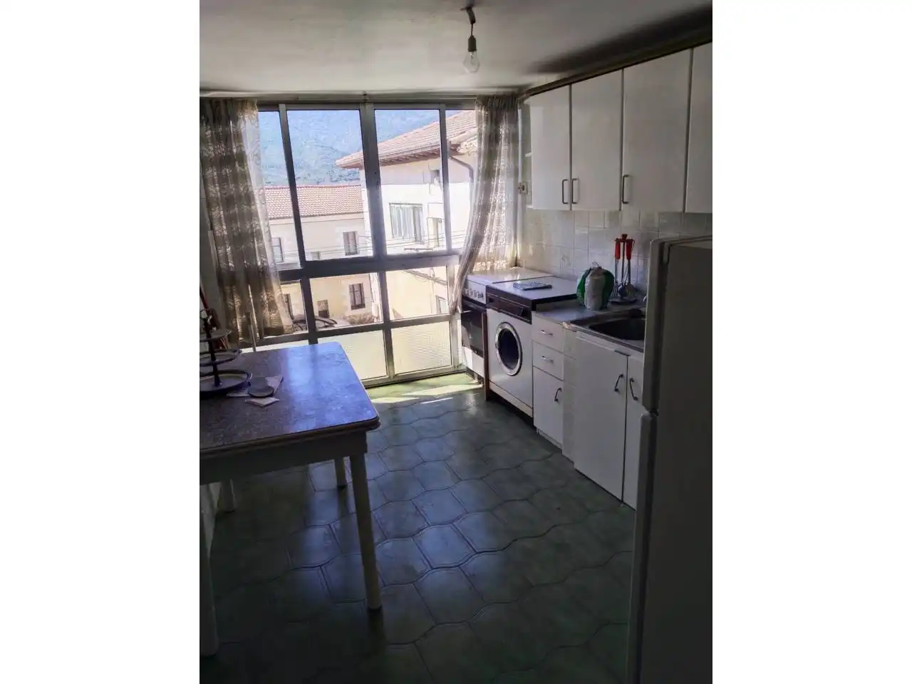 Cocina de Piso en venta en Merindad de Cuesta-Urria con Calefacción, Trastero y Amueblado