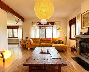 Sala d'estar de Casa o xalet en venda en Galapagar amb Aire condicionat, Calefacció i Jardí privat