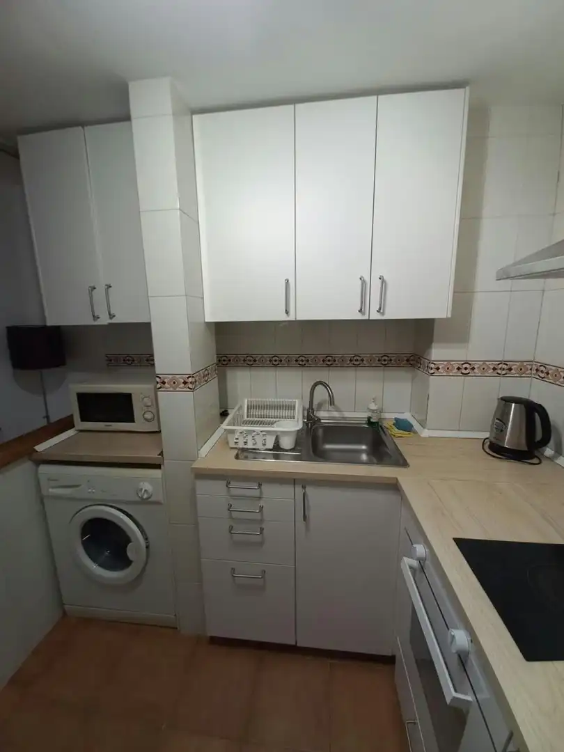 Cocina de Piso de alquiler en Sevilla con Aire acondicionado, Calefacción y Amueblado