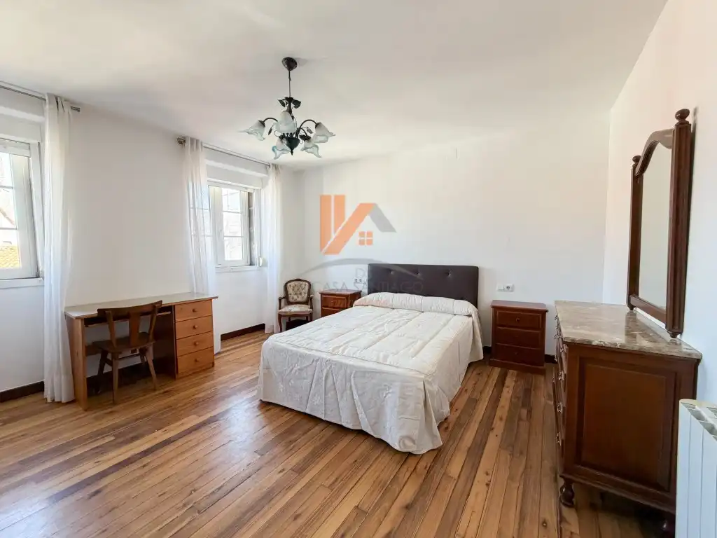 Habitación de Piso en venta en Santiago de Compostela  con Horno