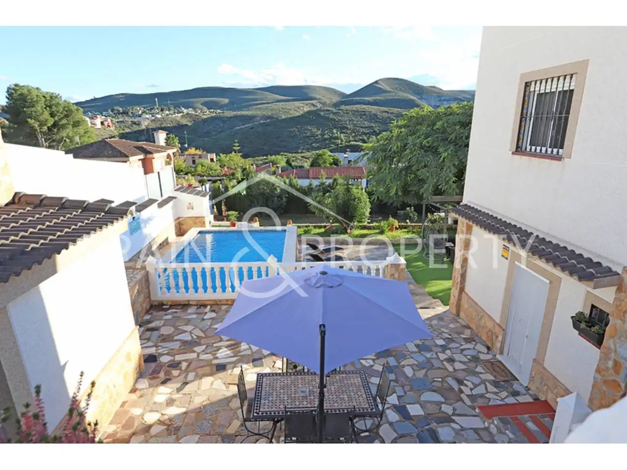 Vista exterior de Casa o xalet en venda en Turís amb Aire condicionat, Jardí privat i Terrassa