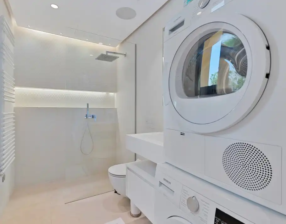 Baño de Piso en venta en Marbella con Terraza, Amueblado y Horno