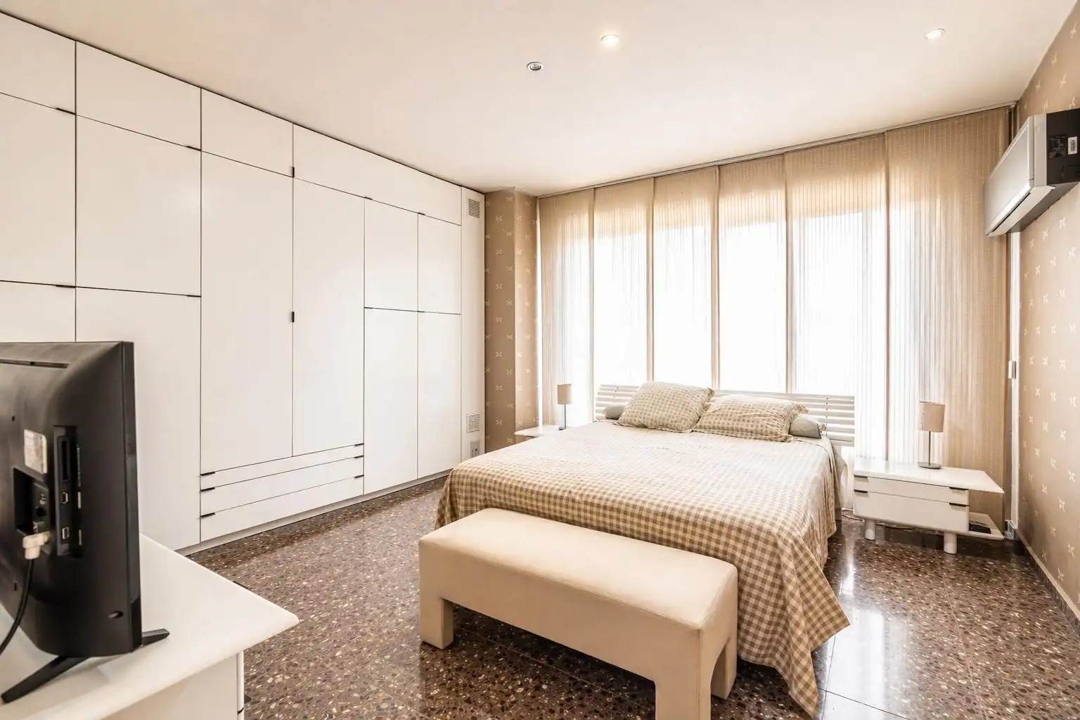 Habitación de Casa adosada en venta en Carlet con Aire acondicionado, Trastero y Alarma