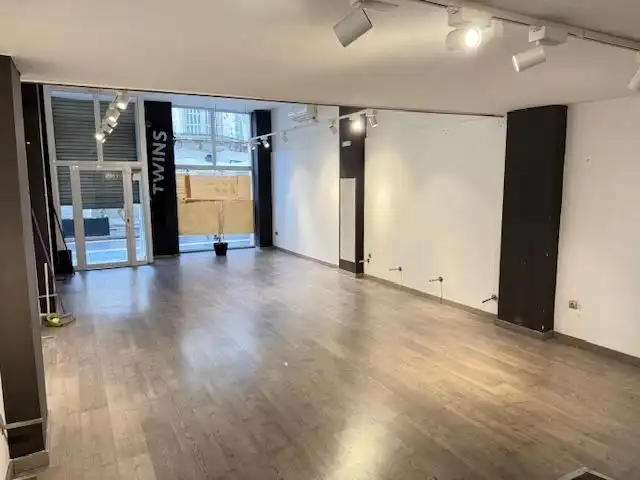 Local comercial de lloguer a Centre - Passeig i Rodalies, imagen 10