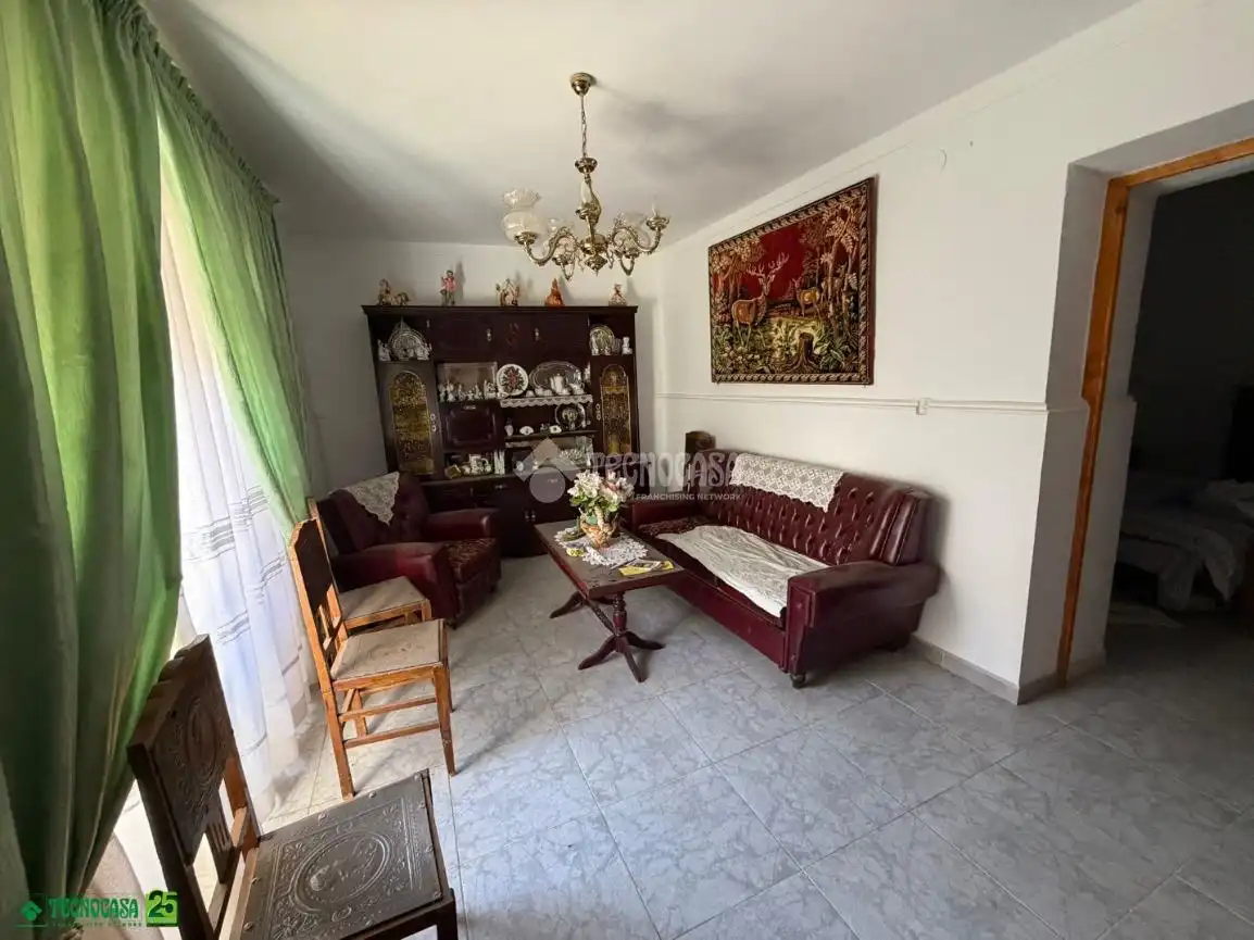 Casa aparellada en venda a Granátula de Calatrava, imagen 3