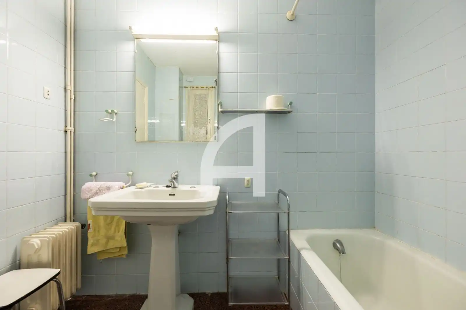 Bathroom of Flat for sale in Les Corts