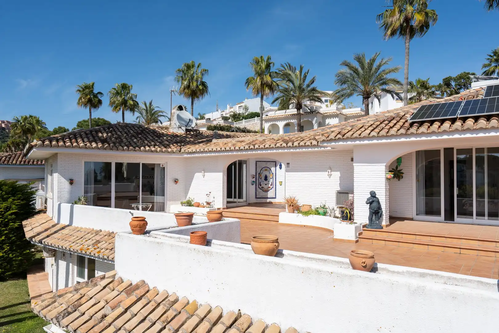 Vista exterior de Casa o xalet en venda en Mijas amb Terrassa