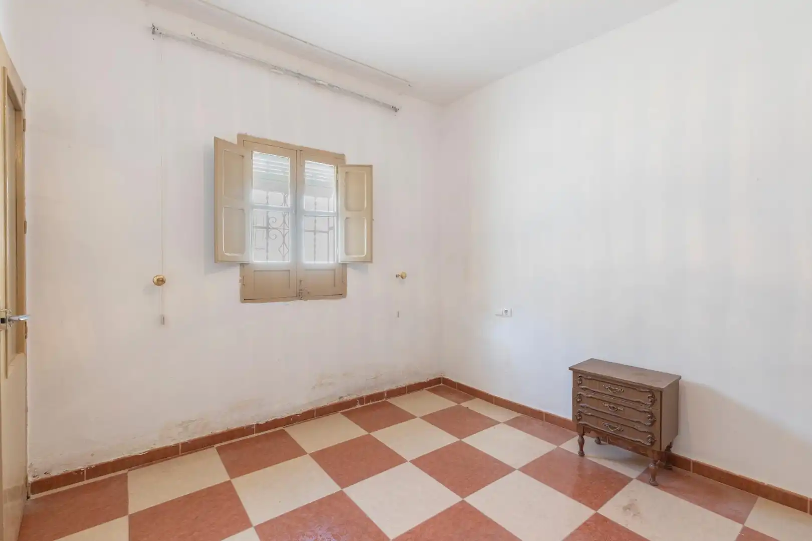 Habitación de Planta baja en venta en Moclín con Terraza, Amueblado y Balcón