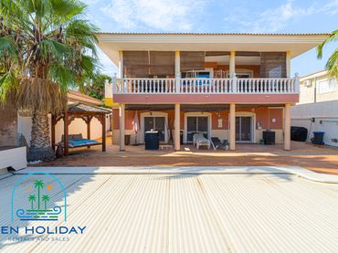 Villa con balcone in vendita a Carretera Busot-Muchamel