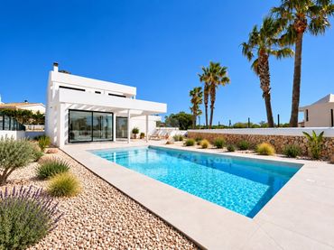 Casa amb piscina en venda a Cala Blanca