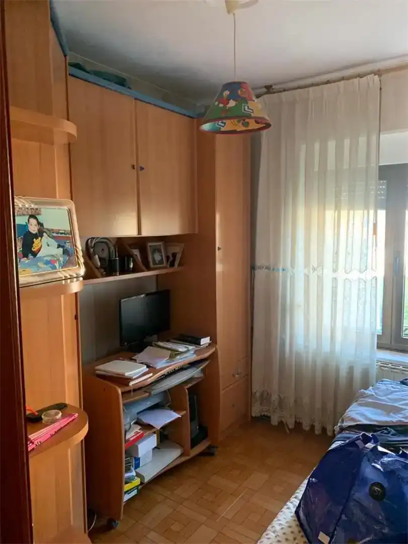 Habitación de Planta baja en venta en Lena con Jardín privado, Trastero y Amueblado