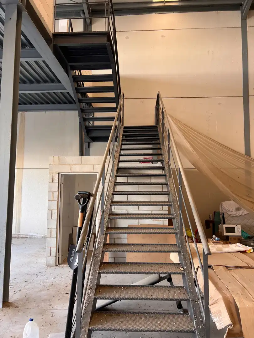 Nave industrial de alquiler en Salteras
