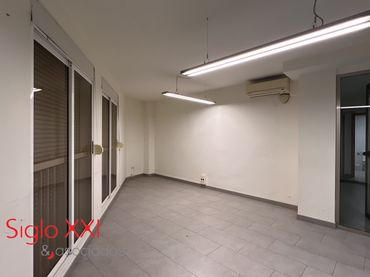 Local comercial en venda a Piscinas