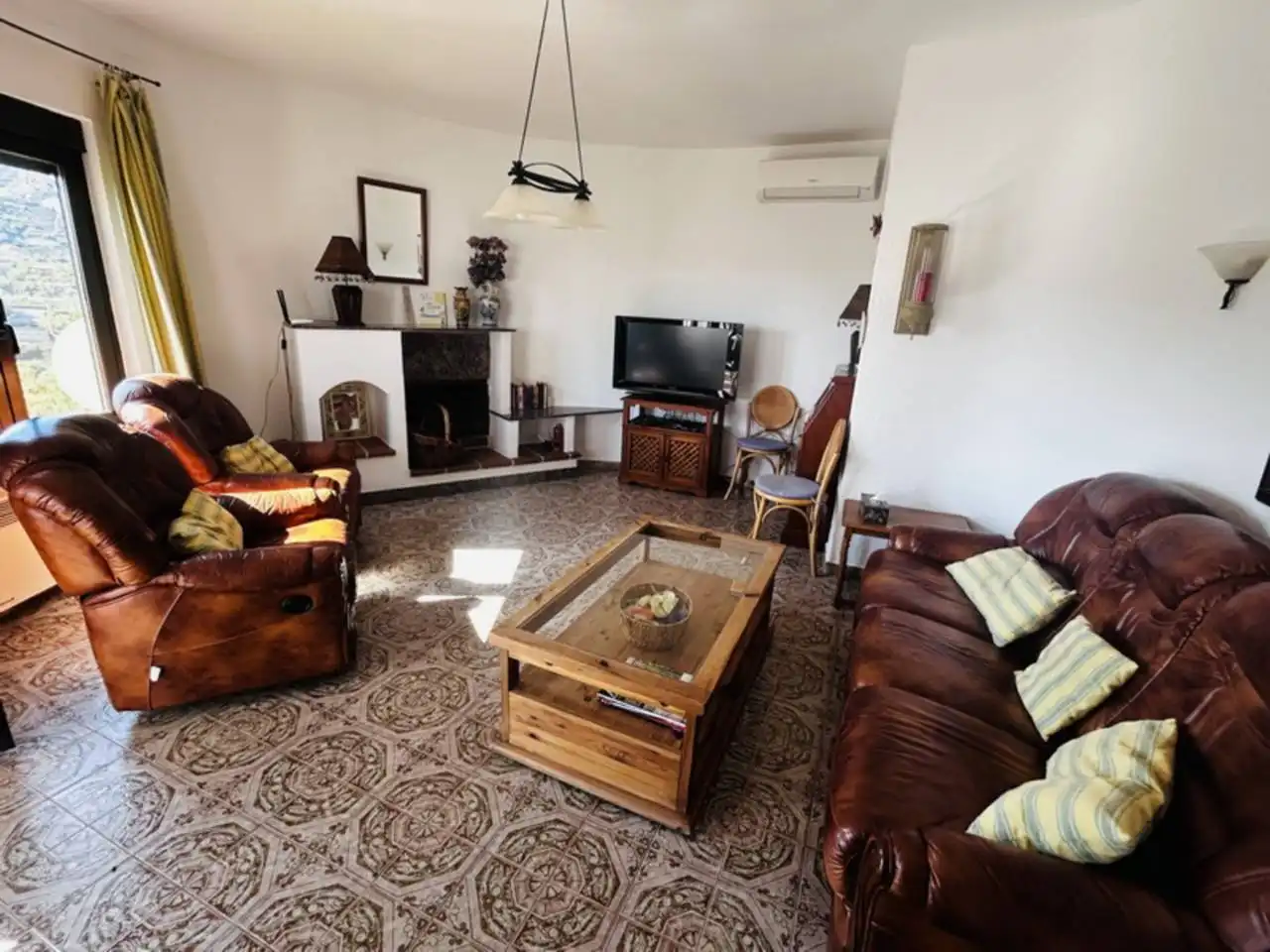 Sala d'estar de Casa o xalet en venda en Almuñécar amb Jardí privat i Terrassa