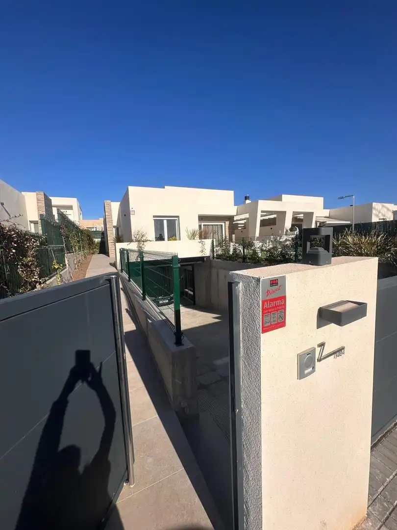 Vista exterior de Casa o xalet en venda en Madrid