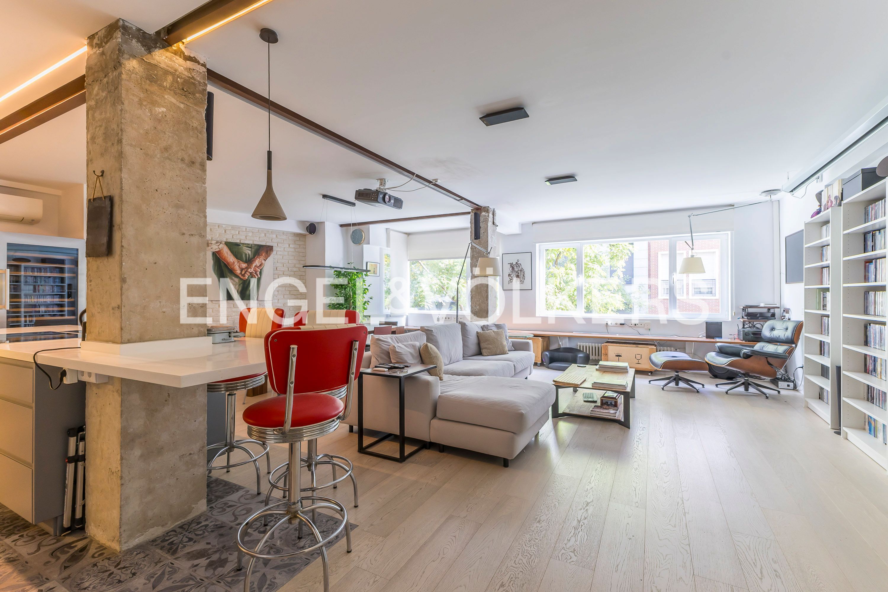 Living room of Apartment to rent in  Madrid Capital  with Air Conditioner, Heating and Furnished