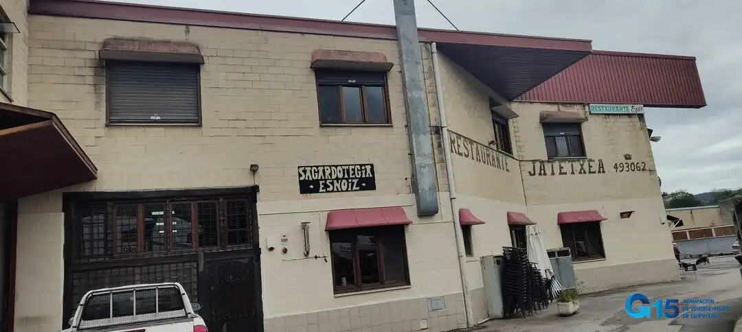 Vista exterior de Nave industrial en venta en Oiartzun