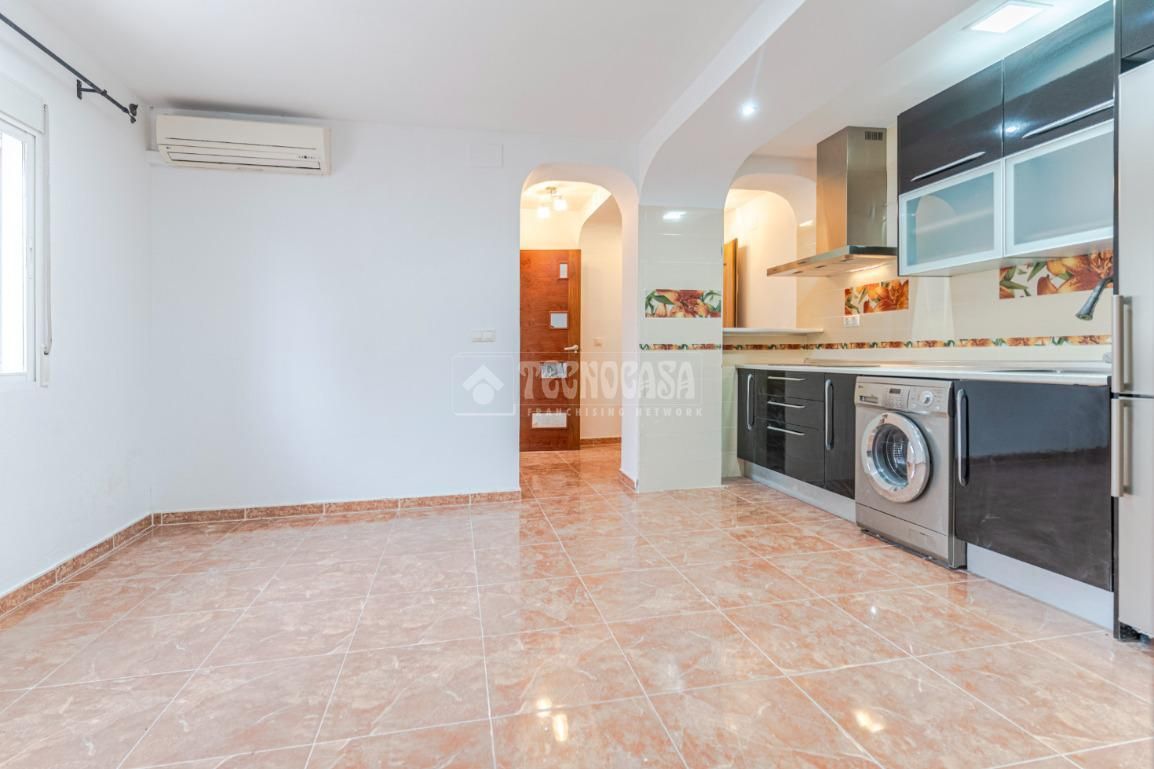Cuina de Pis en venda en Motril amb Aire condicionat