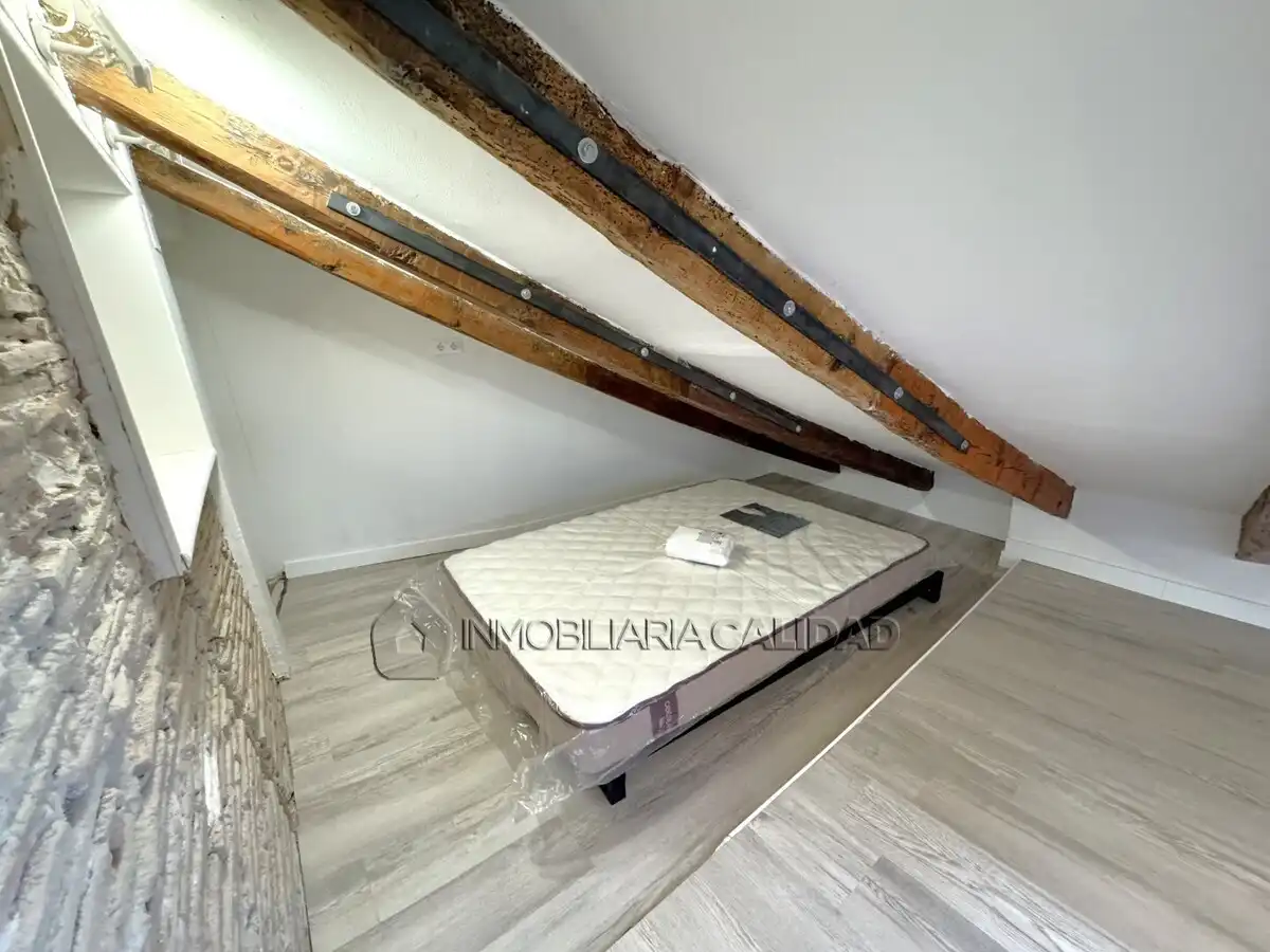 Habitación de Piso de alquiler en Burgos con Calefacción y Amueblado