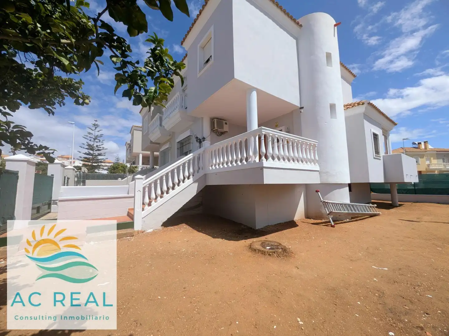 Vista exterior de Casa adosada en venta en Ayamonte con Aire acondicionado, Jardín privado y Terraza