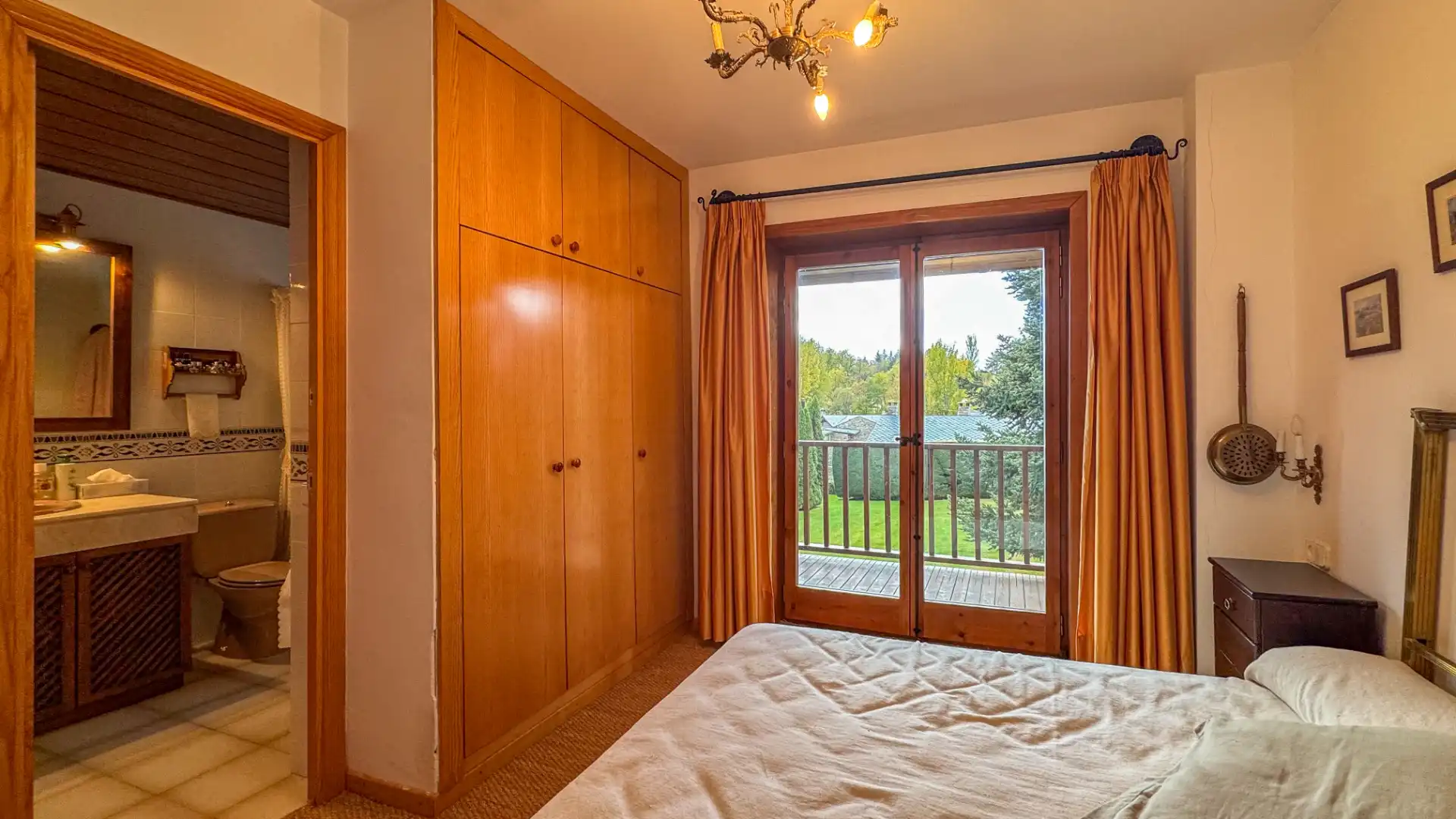 Adosado con terraza en venta en Plaça de l'Escola 22, imagen 13