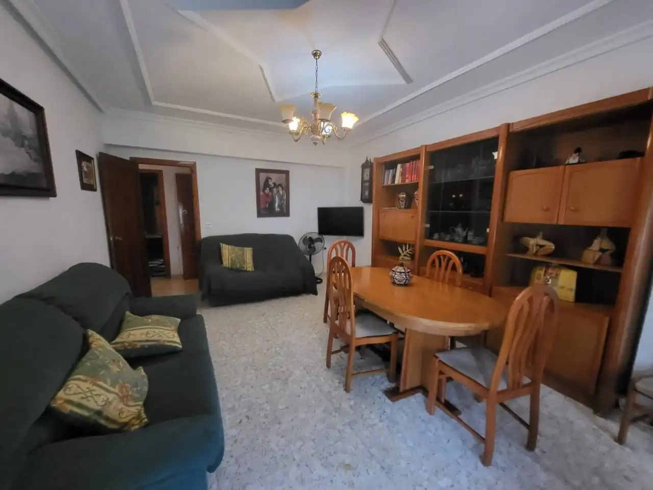 Sala d'estar de Casa o xalet en venda en Baza amb Calefacció i Terrassa