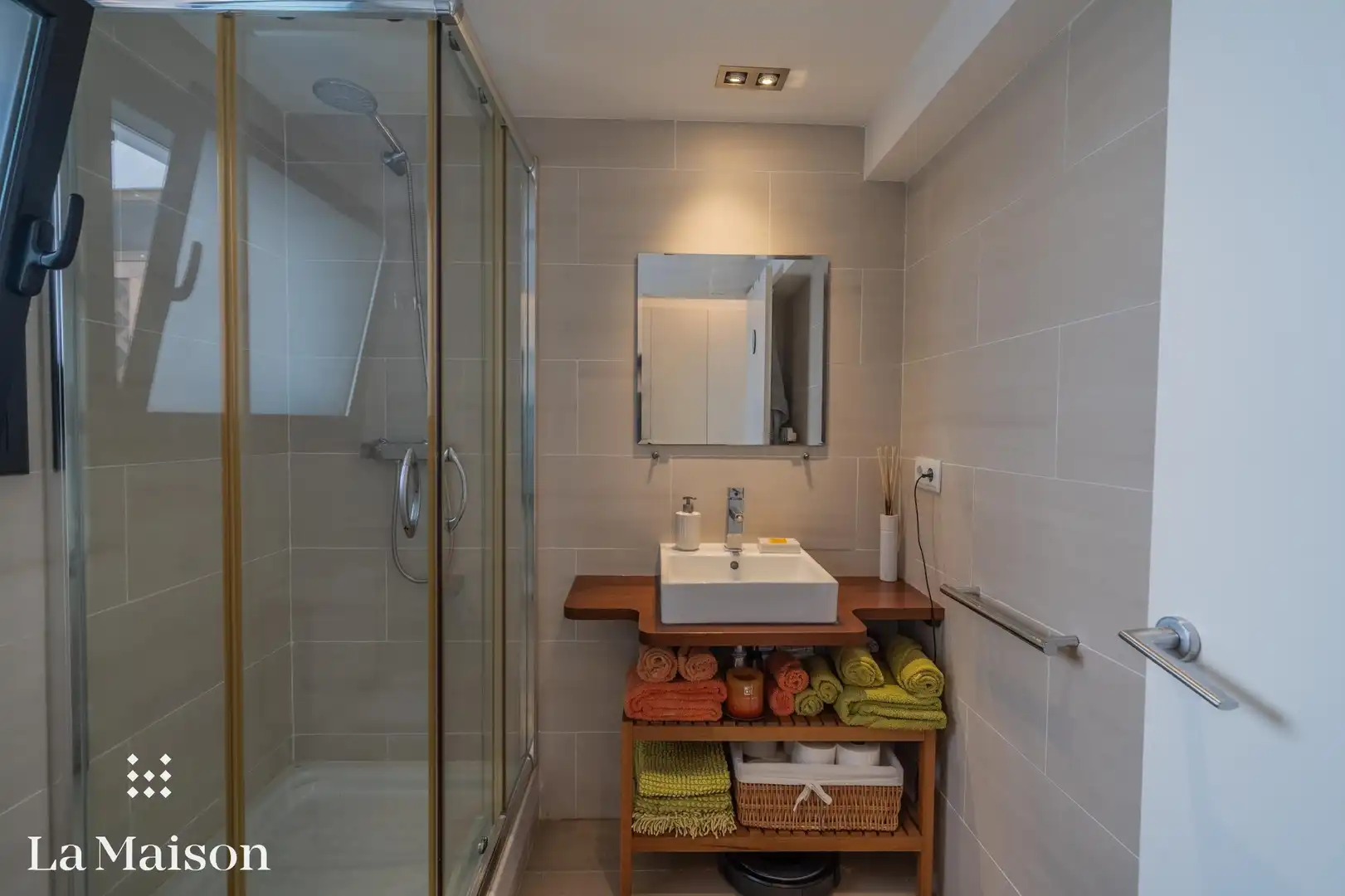 Bany de Casa o xalet en venda en Vilanova del Vallès amb Parquet, Terrassa i Piscina