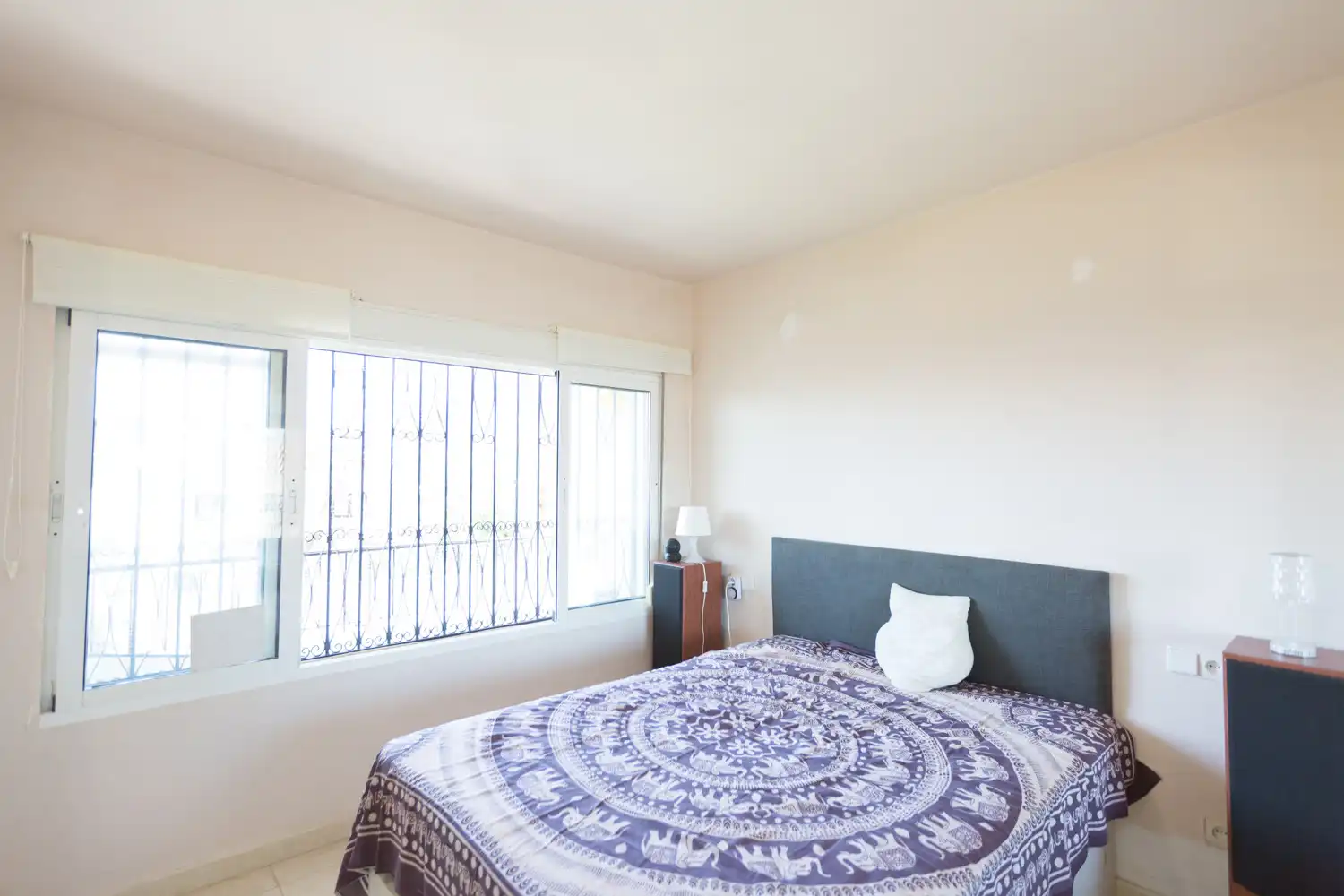 Dormitori de Apartament en venda en Marbella amb Aire condicionat, Terrassa i Moblat