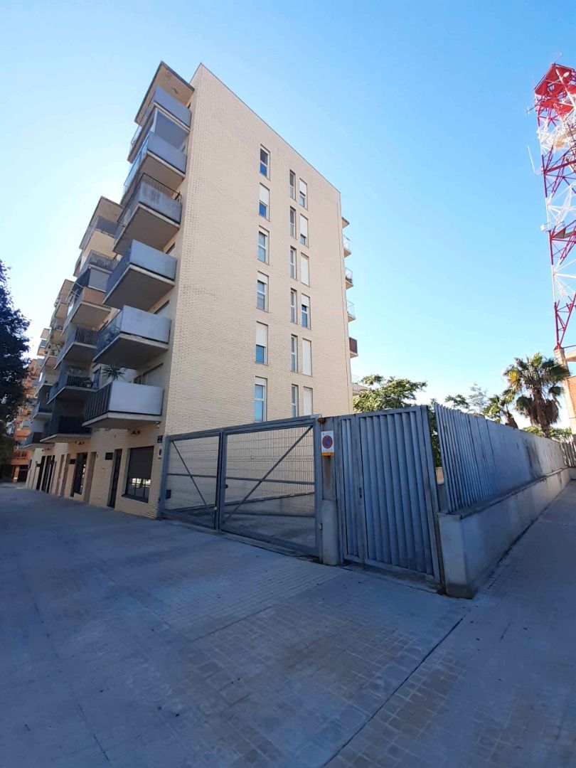 Exterior view of Garage for sale in  Valencia Capital