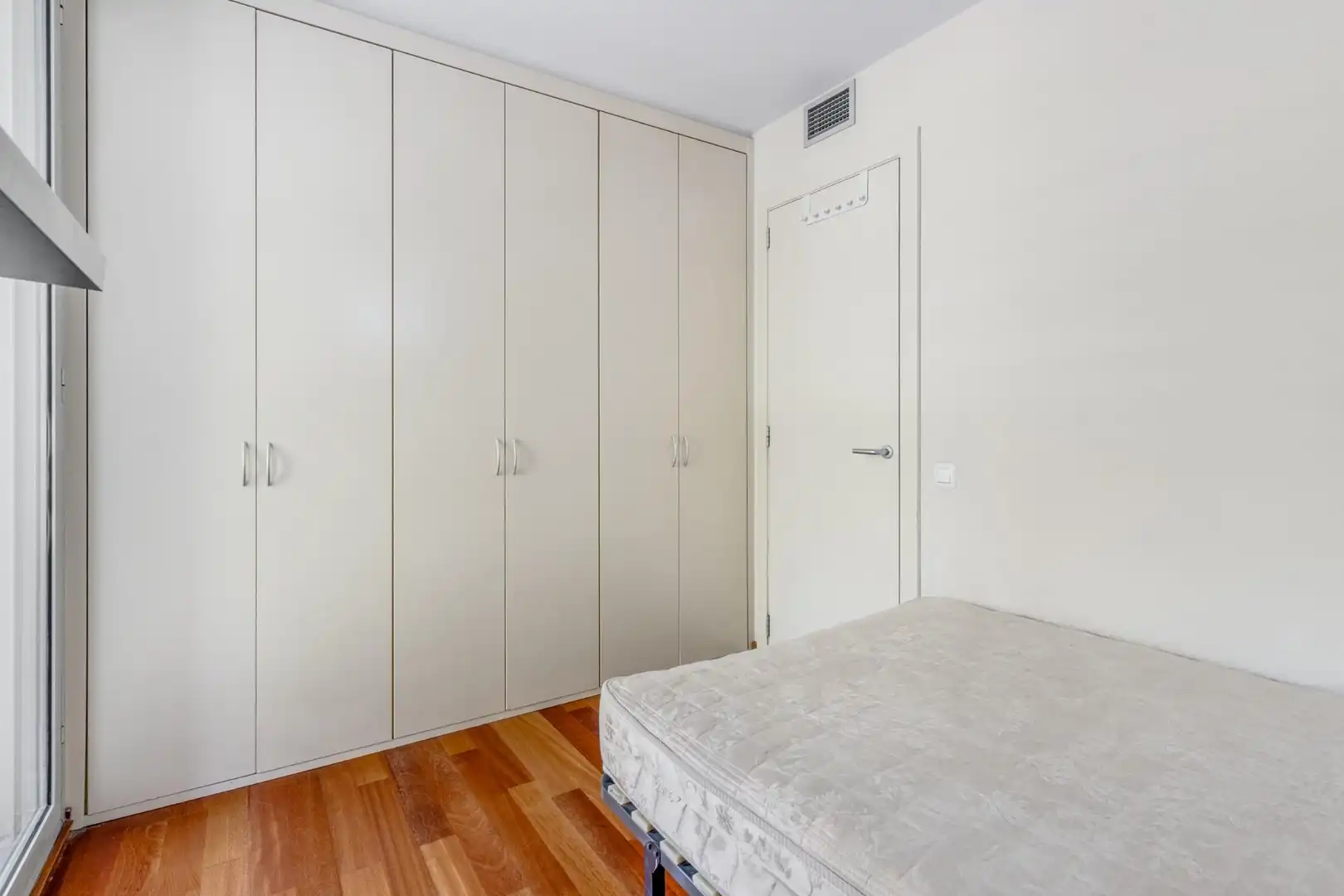 Habitación de Piso en venta en Sant Adrià de Besòs con Aire acondicionado, Calefacción y Parquet