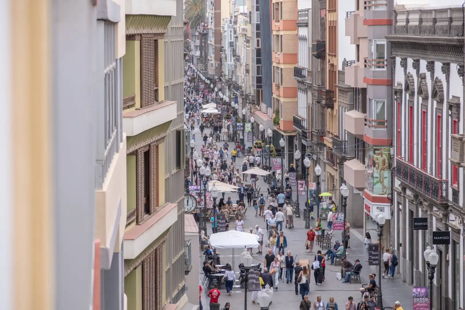 Vista exterior de Àtic en venda en Las Palmas de Gran Canaria amb Aire condicionat, Calefacció i Terrassa
